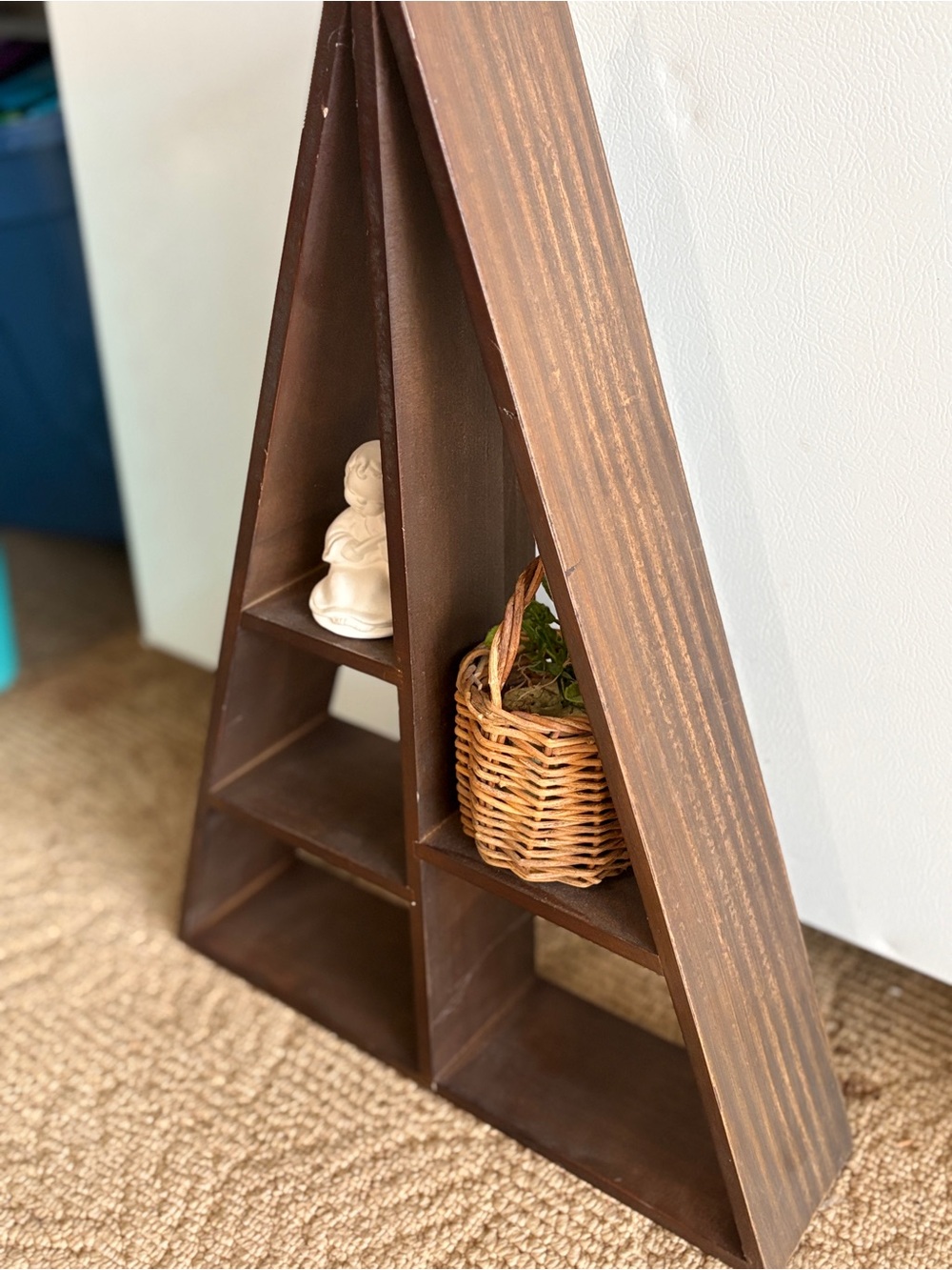 Triangle Display Shelf - Picture 3 of 12